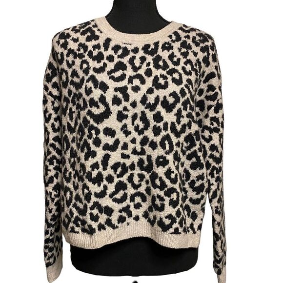 YET AGAIN Soft Animal Print Crew Neck Sweater - Picture 1 of 9
